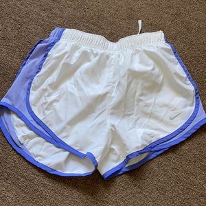 NIKE DRIFIT SHORTS 🤍💜